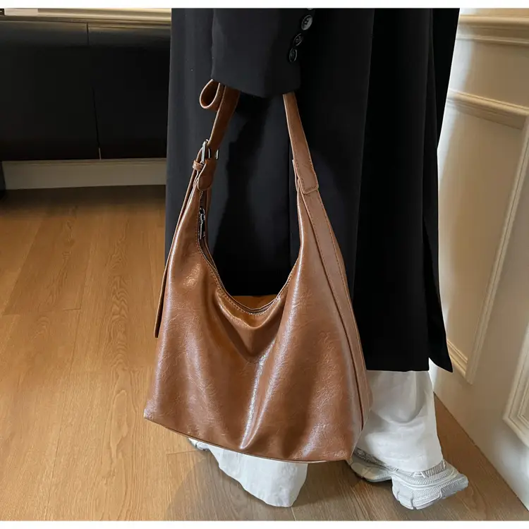 Brown Leather Shoulder Bag for Women Commuter High-End — feature 18
