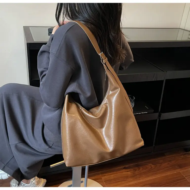 Brown Leather Shoulder Bag for Women Commuter High-End — feature 31