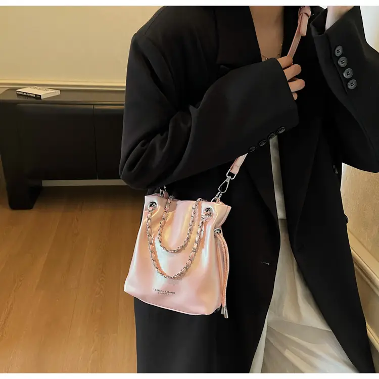 Black Leather Chain Shoulder Bag for Women 2025 — feature 20