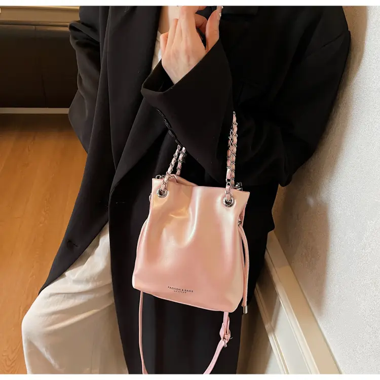 Black Leather Chain Shoulder Bag for Women 2025 — feature 21