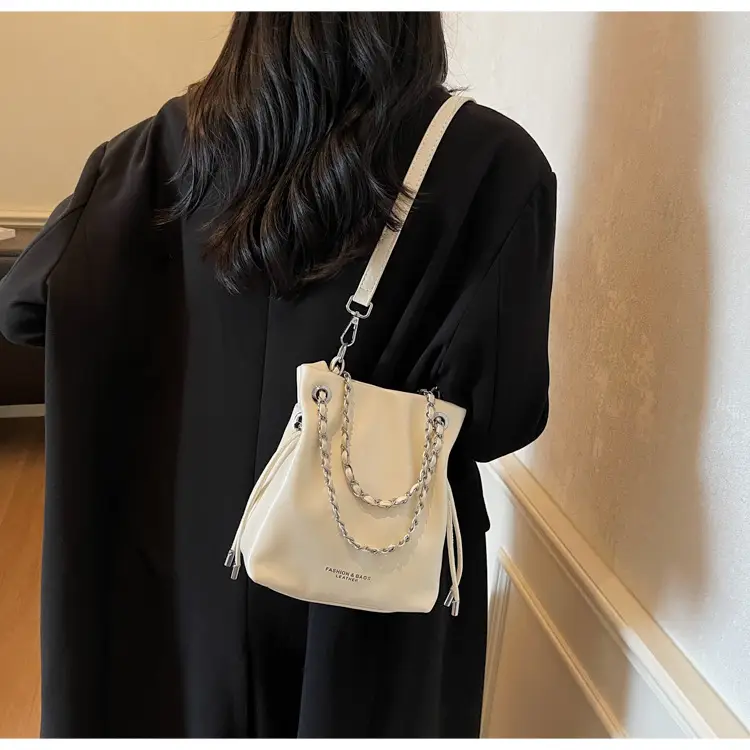 Black Leather Chain Shoulder Bag for Women 2025 — feature 22