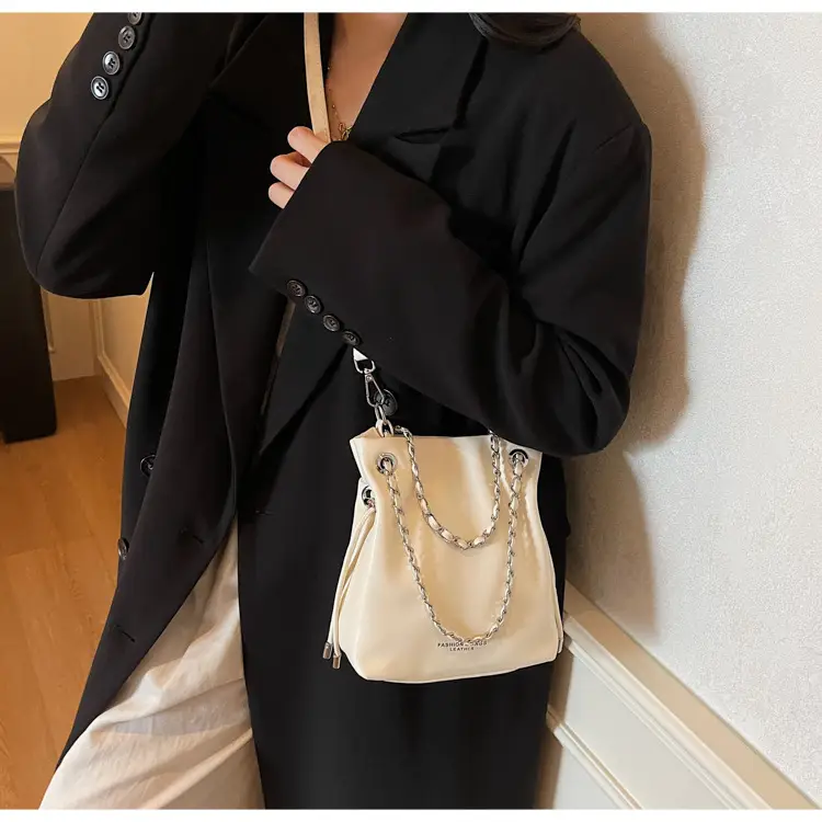 Black Leather Chain Shoulder Bag for Women 2025 — feature 24