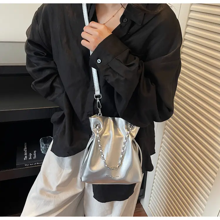 Black Leather Chain Shoulder Bag for Women 2025 — feature 26