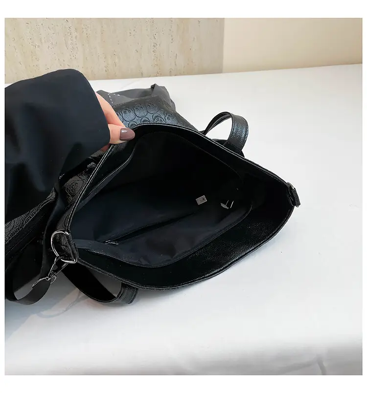 2026 Style Skull Tote Bag Large Capacity Leather — feature 10