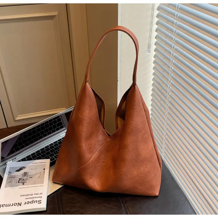 Black Leather Tote Bag for Women 2026 — feature 13