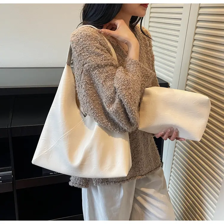 Black Leather Tote Bag for Women 2026 — feature 23