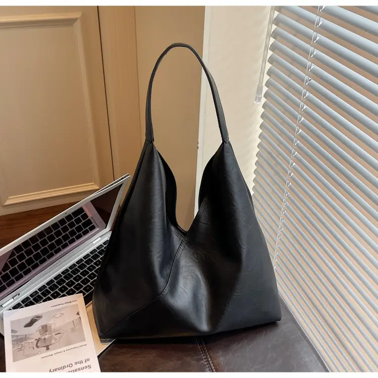 Black Leather Tote Bag for Women 2026 — feature 8