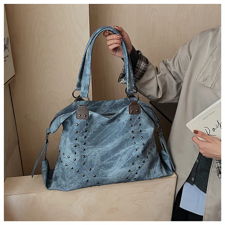 Stylish Grey Leather Shoulder Bag for Women — feature 14