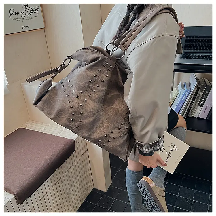 Stylish Grey Leather Shoulder Bag for Women — feature 17