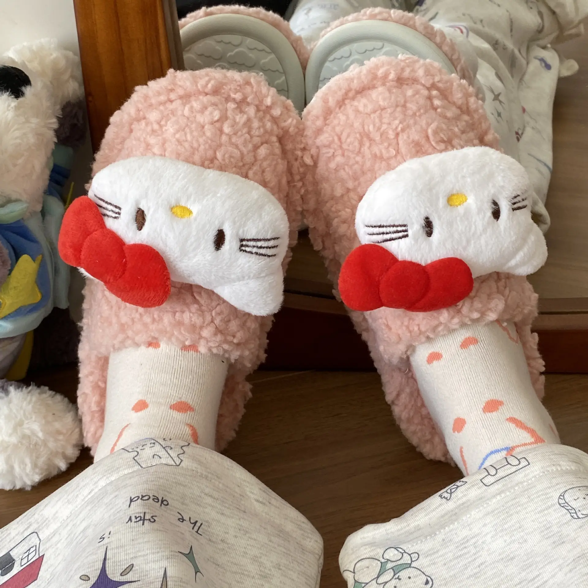 Hello Kitty Furry Slippers Women Pink Thick Non-Slip — feature 13