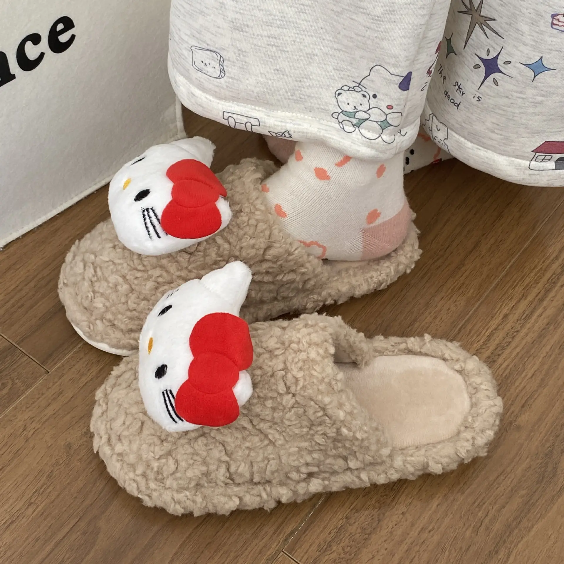 Hello Kitty Furry Slippers Women Pink Thick Non-Slip — feature 18
