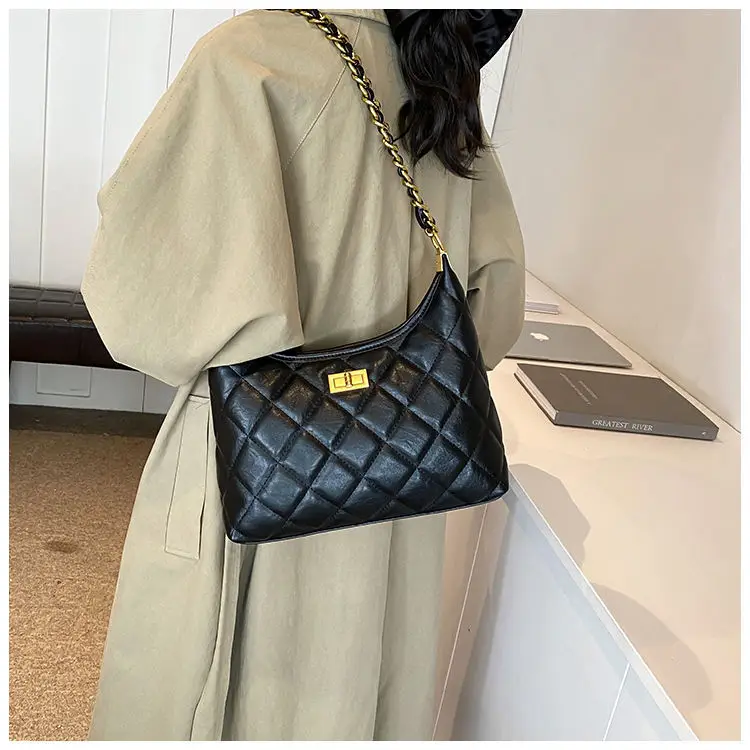 Black Quilted Shoulder Bag with Gold Chain for Women — feature 12