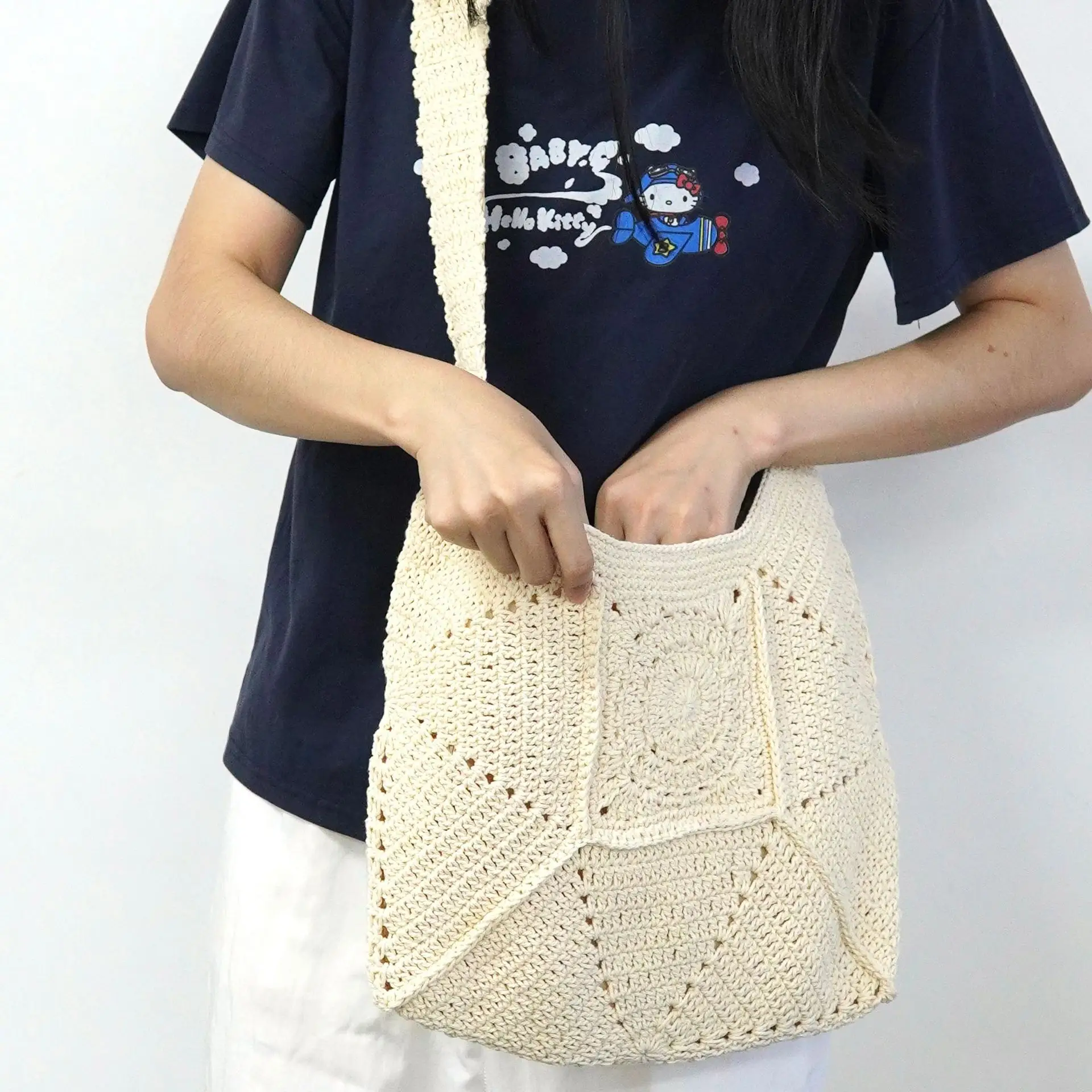 Women's Woven Straw Shoulder Bag Summer 2025 — feature 10