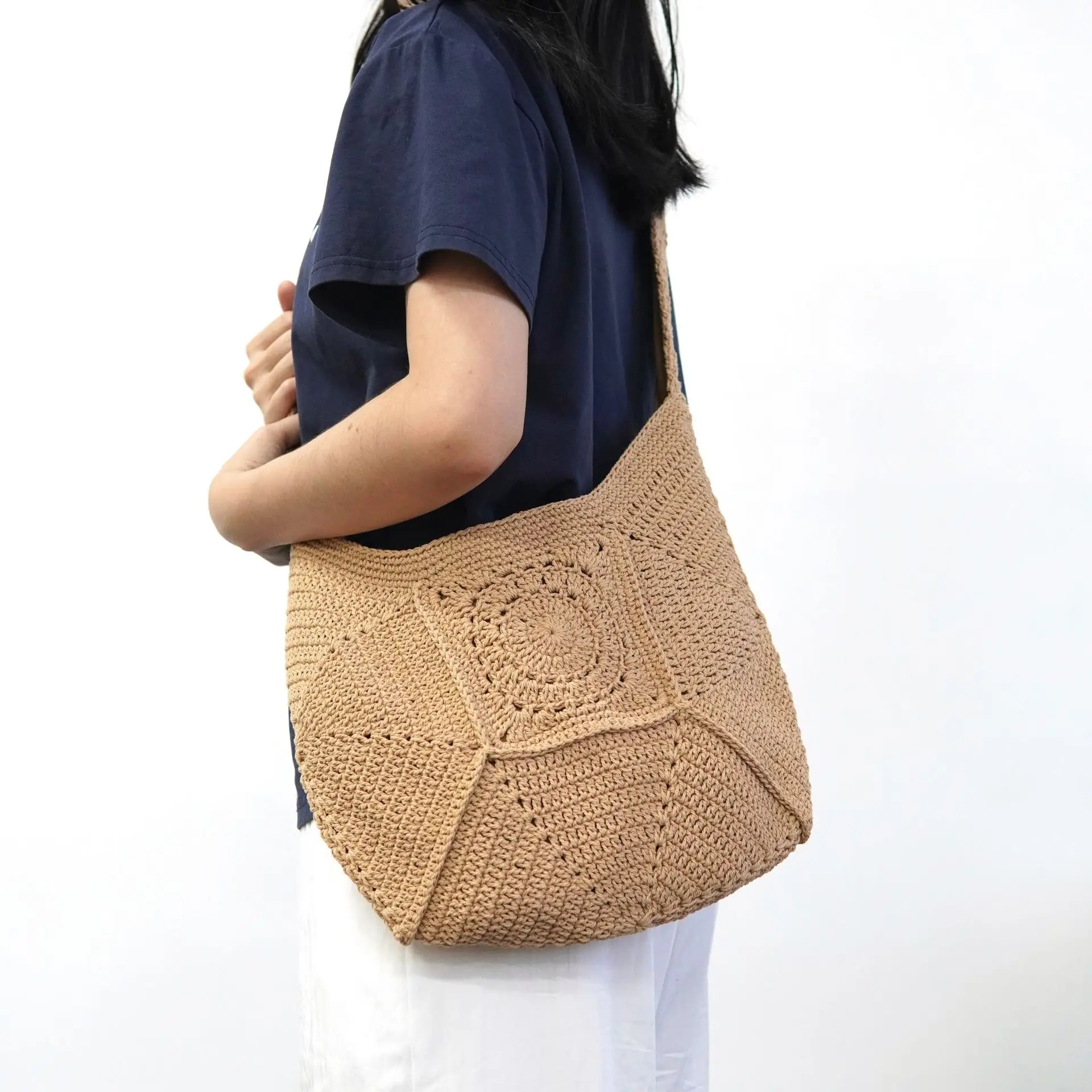 Women's Woven Straw Shoulder Bag Summer 2025 — feature 7
