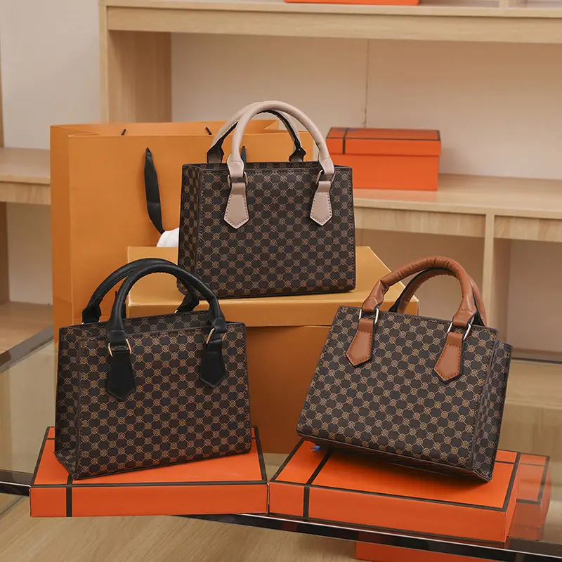 Women's Retro Checkered Shoulder Bag for Commuting