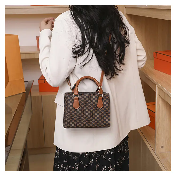 Women's Retro Checkered Shoulder Bag for Commuting — feature 12