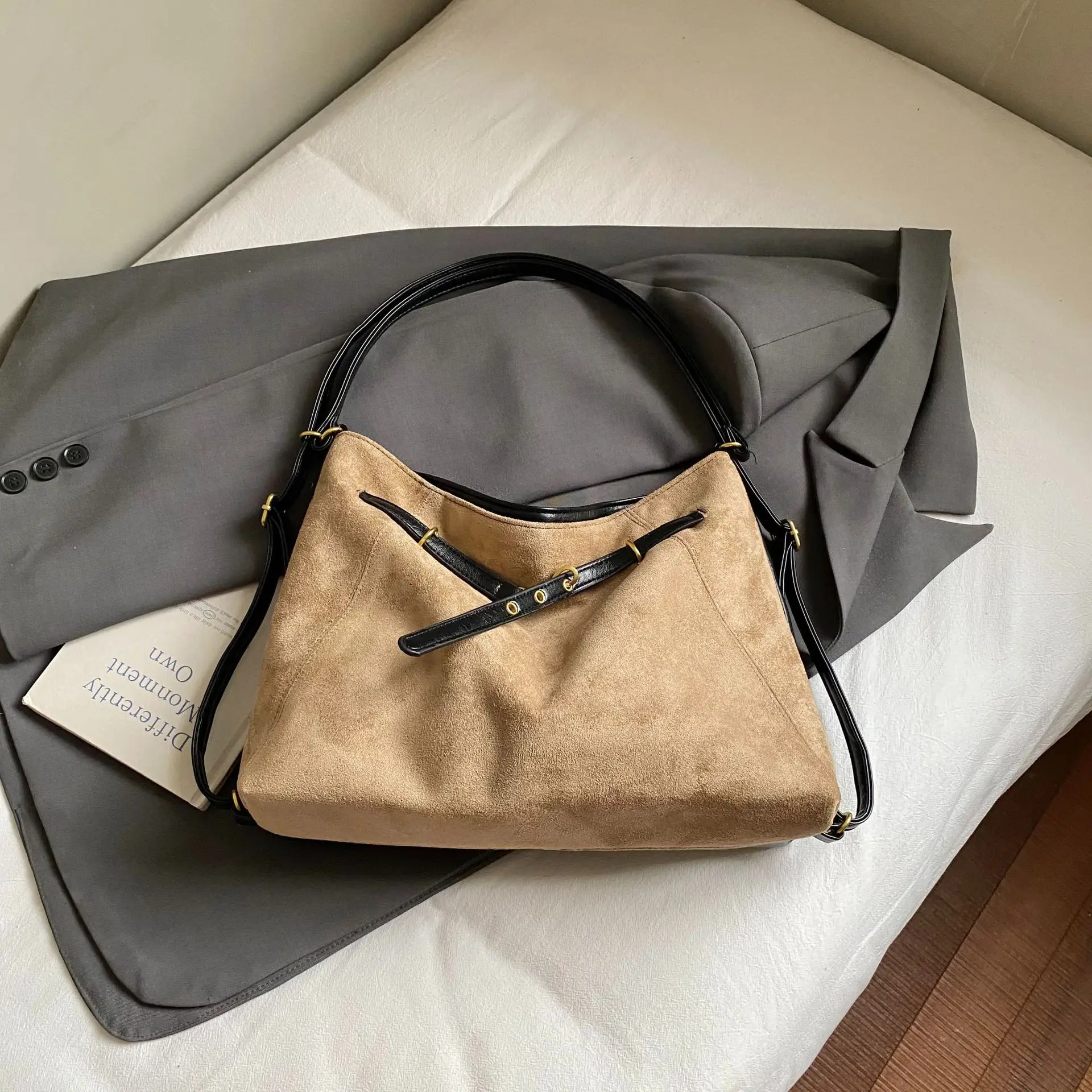 Green Velvet Women's Large Tote Bag Luggage Leather Goods - Image 4
