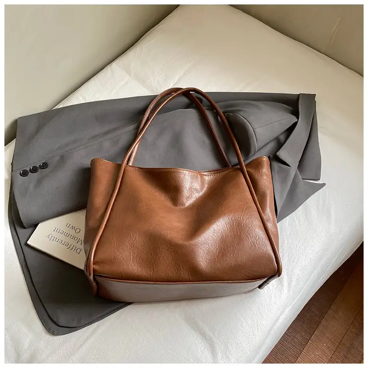 Women Large Capacity Leather Tote Bag Brown 2025 — feature 17