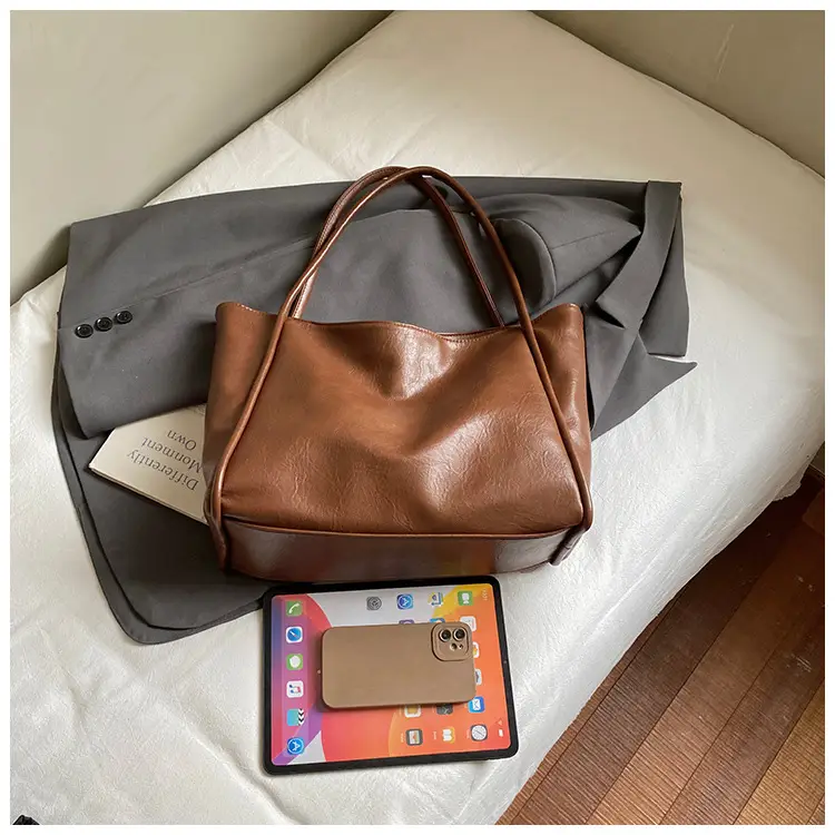 Women Large Capacity Leather Tote Bag Brown 2025 — feature 18