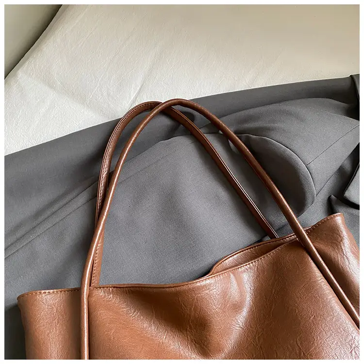 Women Large Capacity Leather Tote Bag Brown 2025 — feature 19