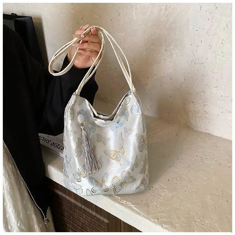 Women's Butterfly Print Shoulder Bag 2025 — feature 8