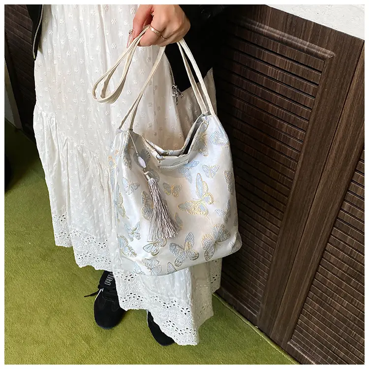 Women's Butterfly Print Shoulder Bag 2025 — feature 9