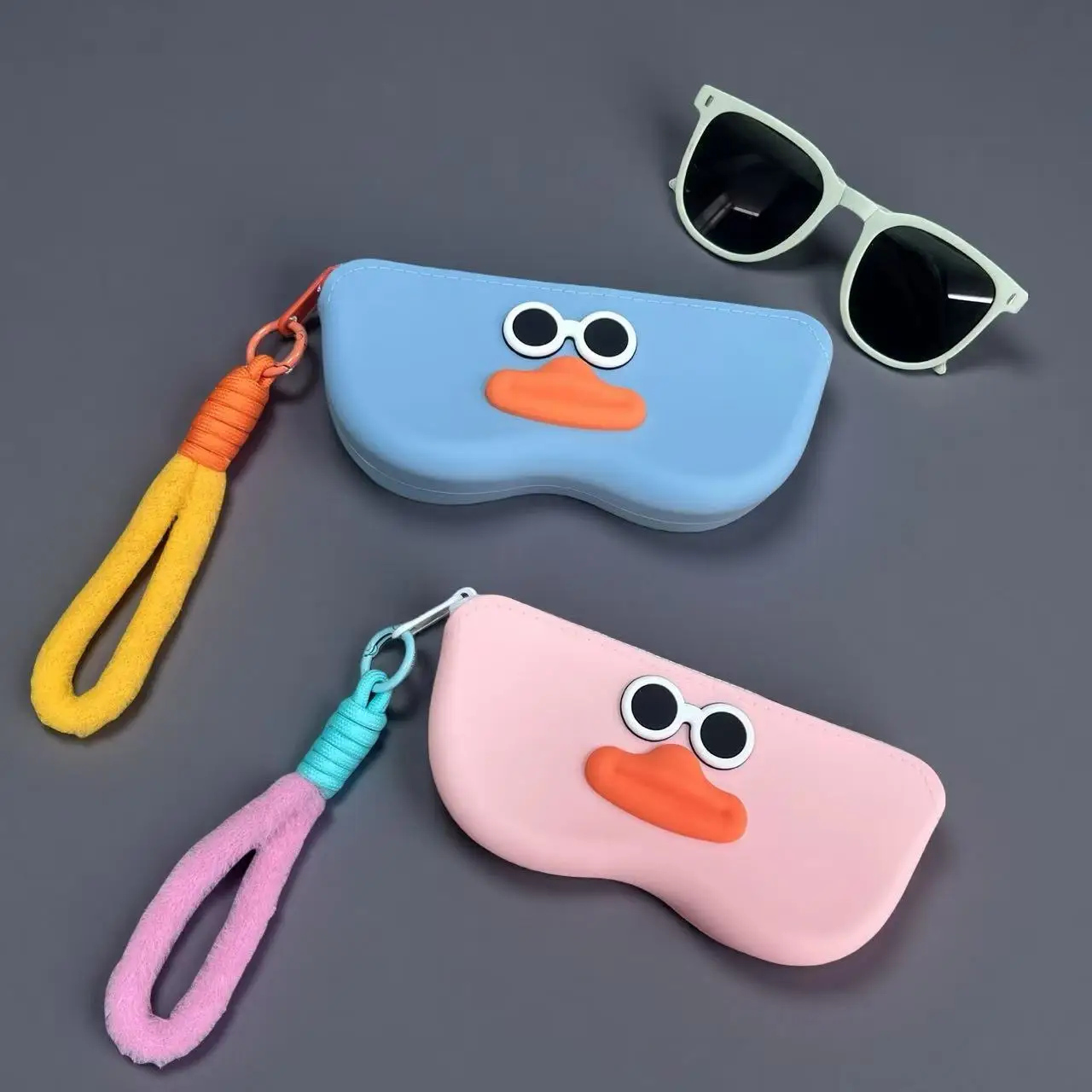 Pink Cartoon Glasses Case with Waterproof Sunglasses Storage Bag — feature 2