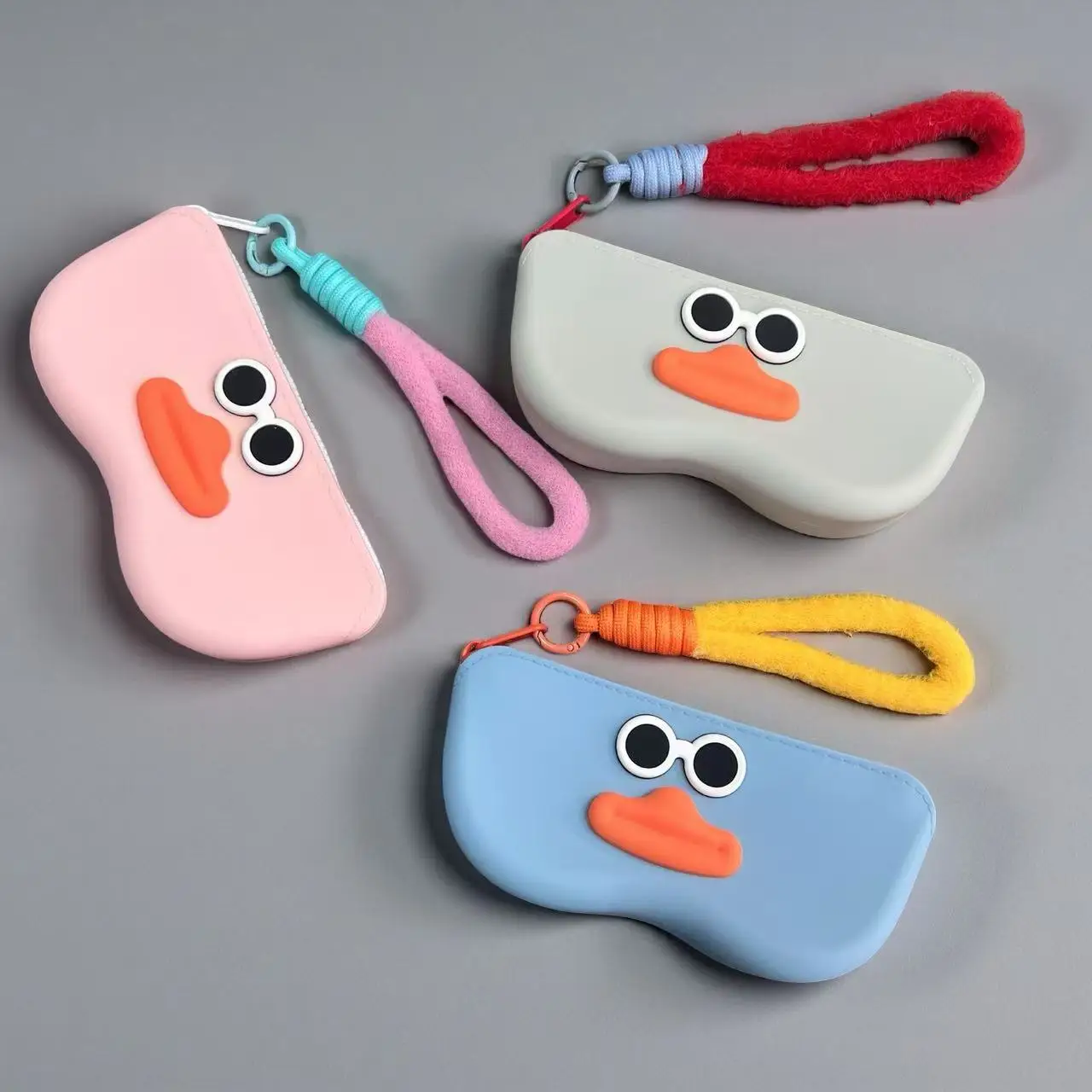 Pink Cartoon Glasses Case with Waterproof Sunglasses Storage Bag — feature 3