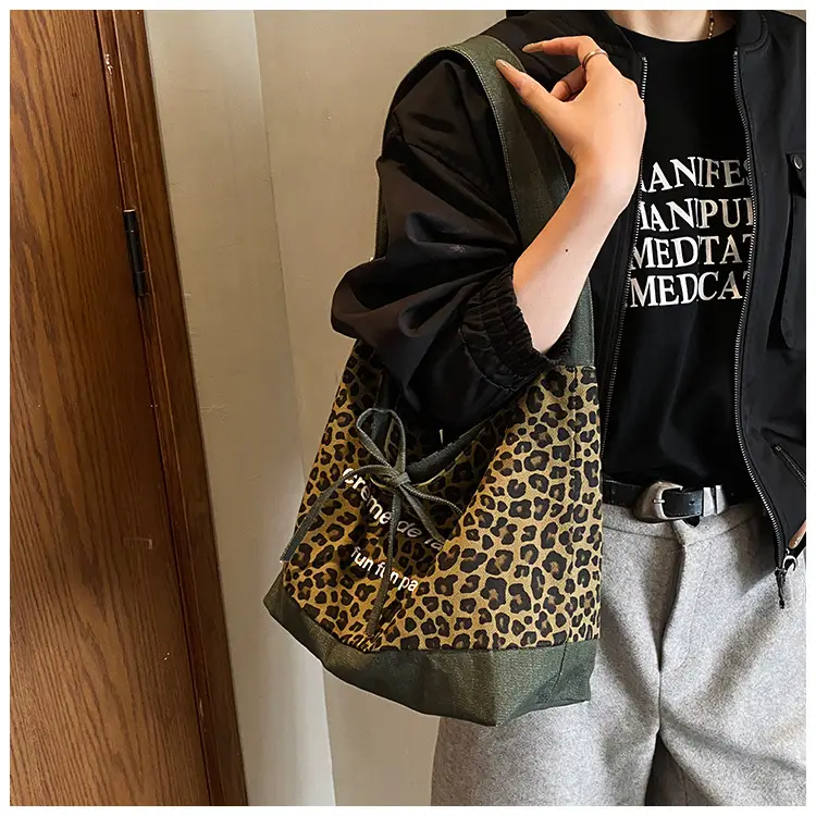 New Korean Style Leopard Print Denim Shoulder Bag — feature 6