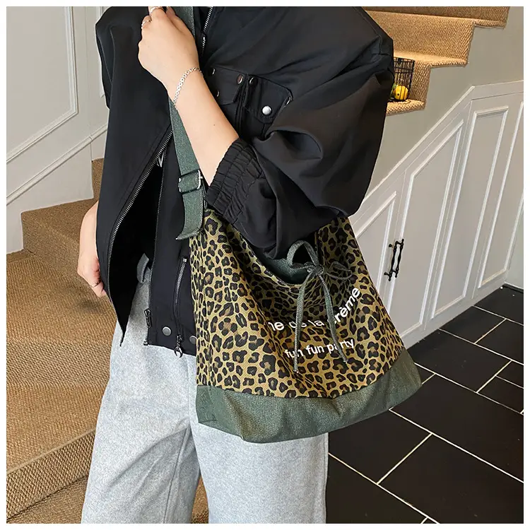 New Korean Style Leopard Print Denim Shoulder Bag — feature 7