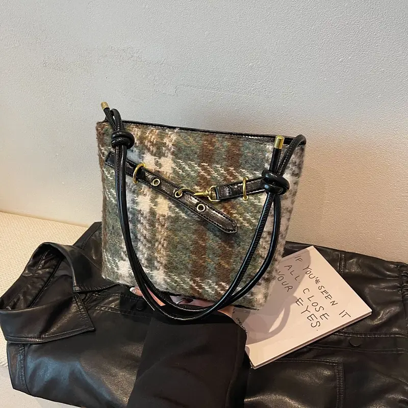 Retro Textured Crossbody Bag Women 2025 New