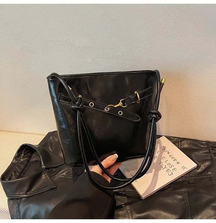 Retro Textured Crossbody Bag Women 2025 New — feature 22