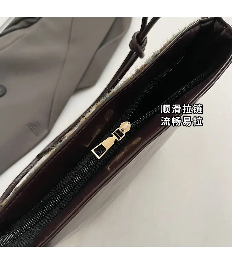 Retro Textured Crossbody Bag Women 2025 New — feature 6