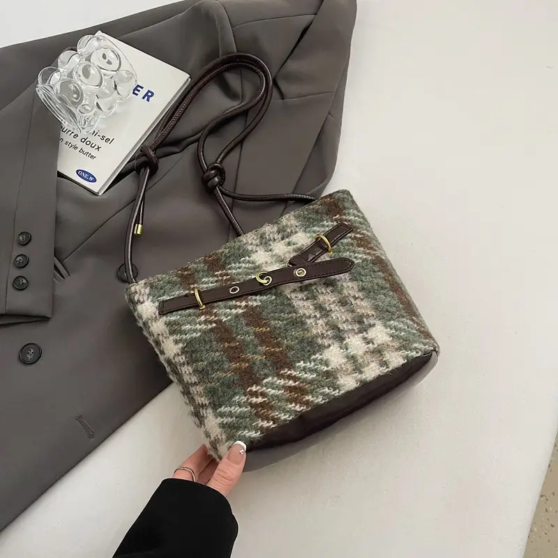 Retro Textured Crossbody Bag Women 2025 New