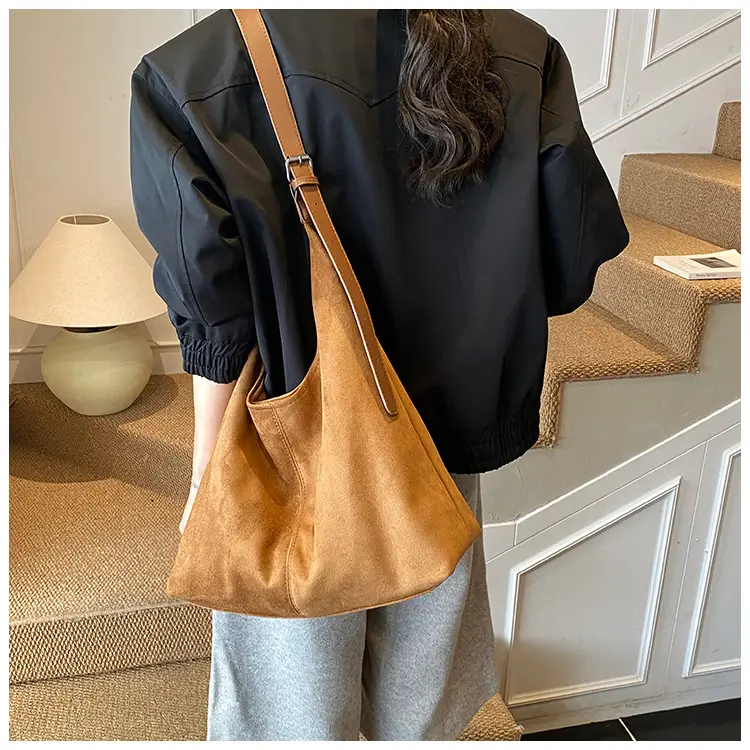 Retro Brown Leather Tote Bag Women Winter Commute — feature 19