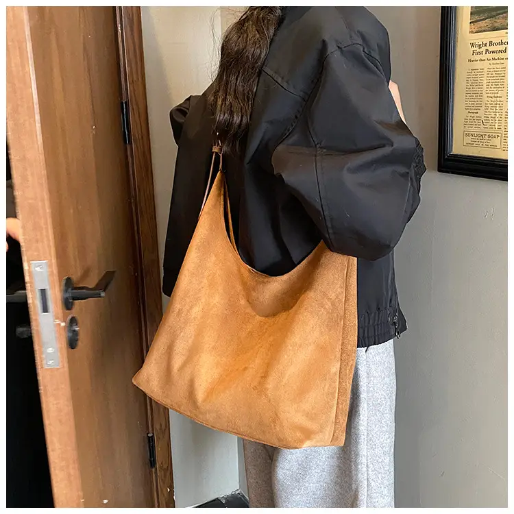 Retro Brown Leather Tote Bag Women Winter Commute — feature 22