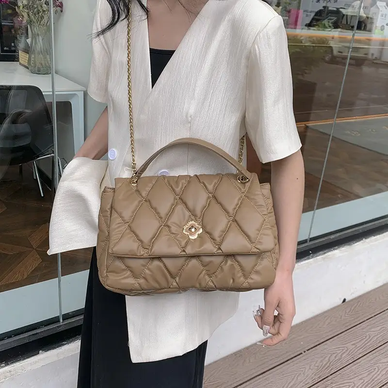 White Quilted Chain Shoulder Bag for Women 2025 - Image 8