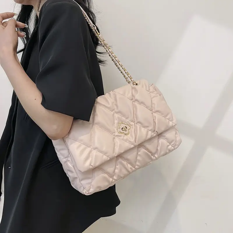 White Quilted Chain Shoulder Bag for Women 2025 - Image 9