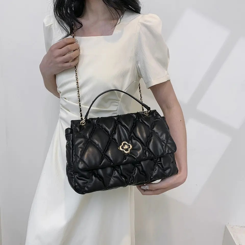 White Quilted Chain Shoulder Bag for Women 2025 — feature 13