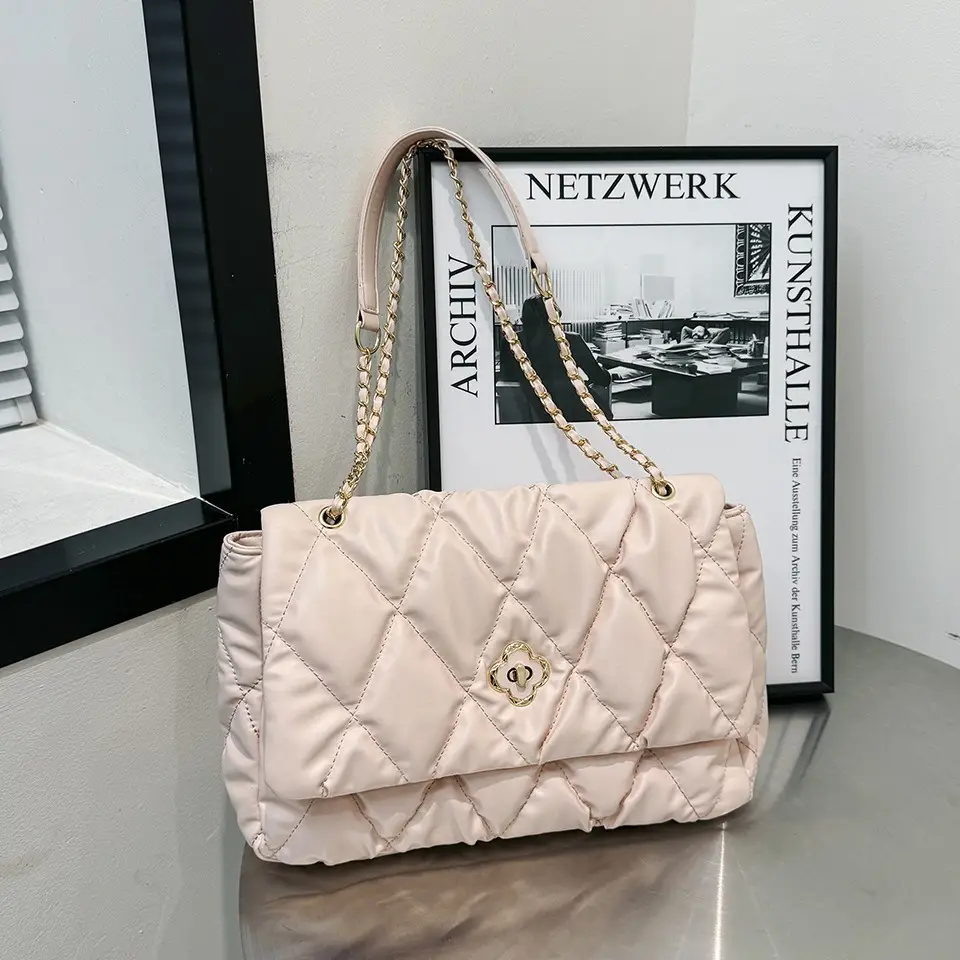 White Quilted Chain Shoulder Bag for Women 2025 — feature 15