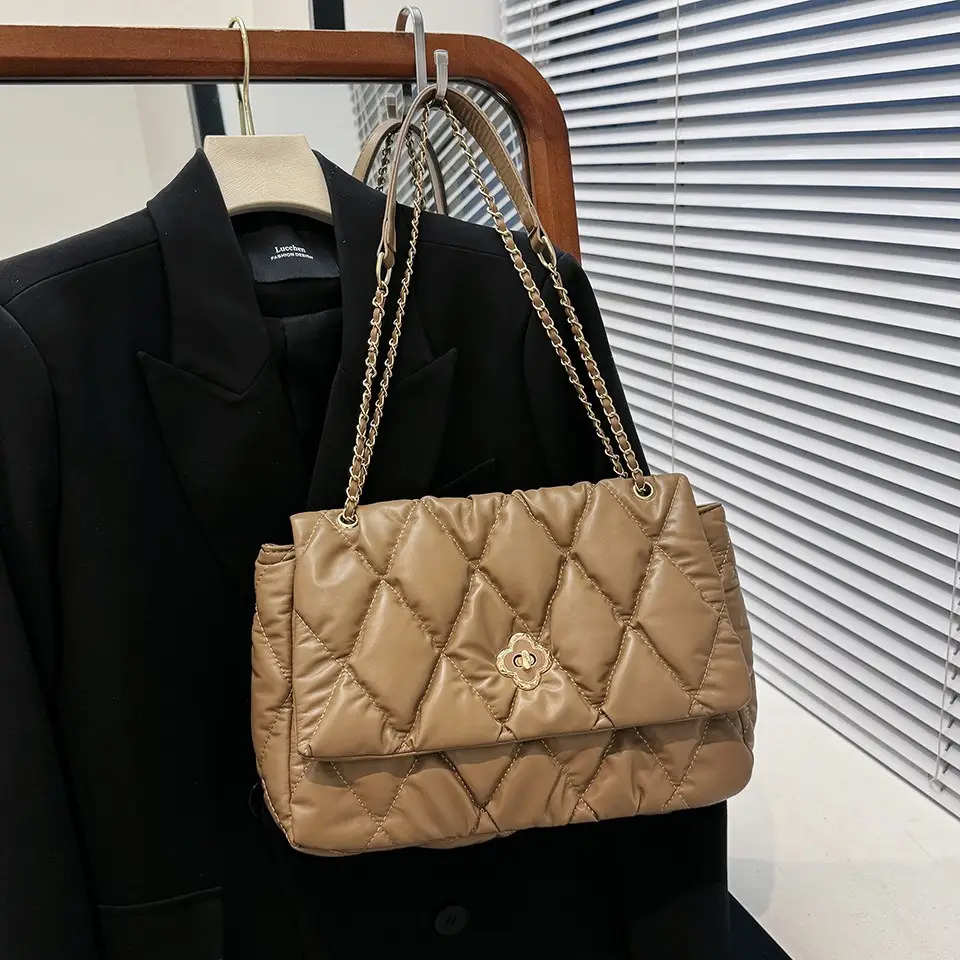 White Quilted Chain Shoulder Bag for Women 2025 — feature 17