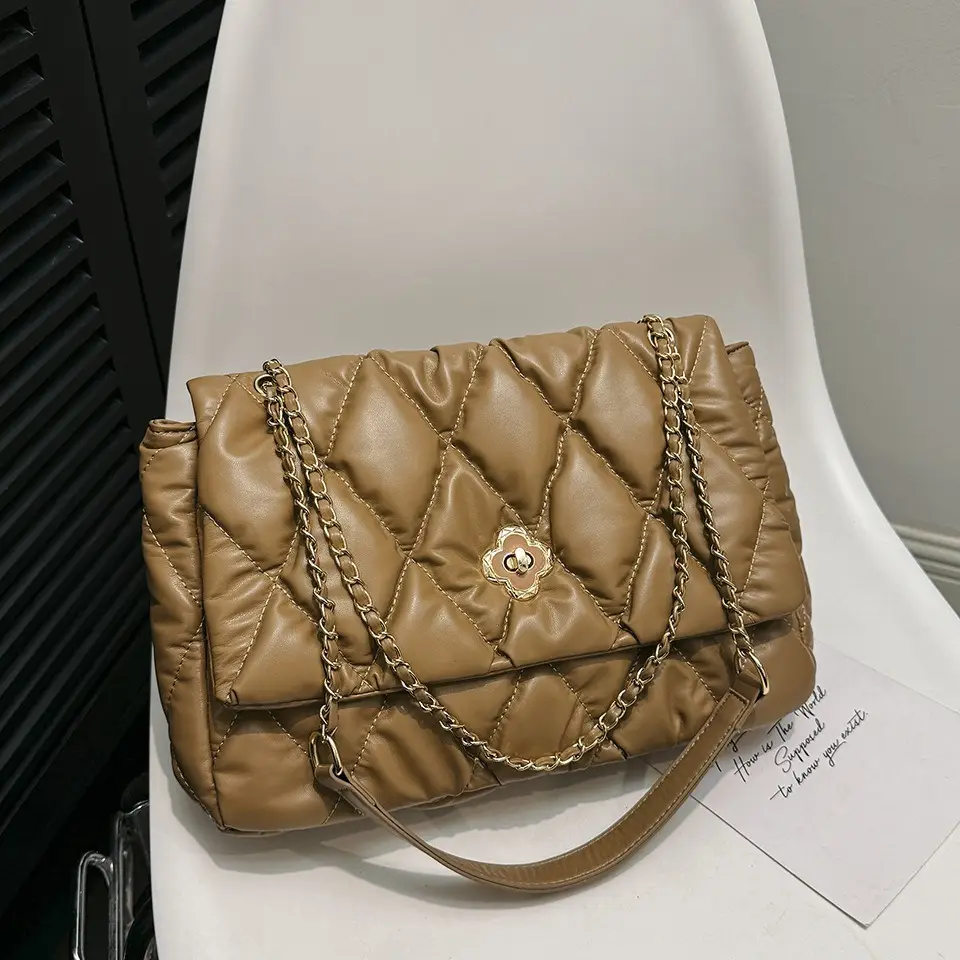 White Quilted Chain Shoulder Bag for Women 2025 — feature 19