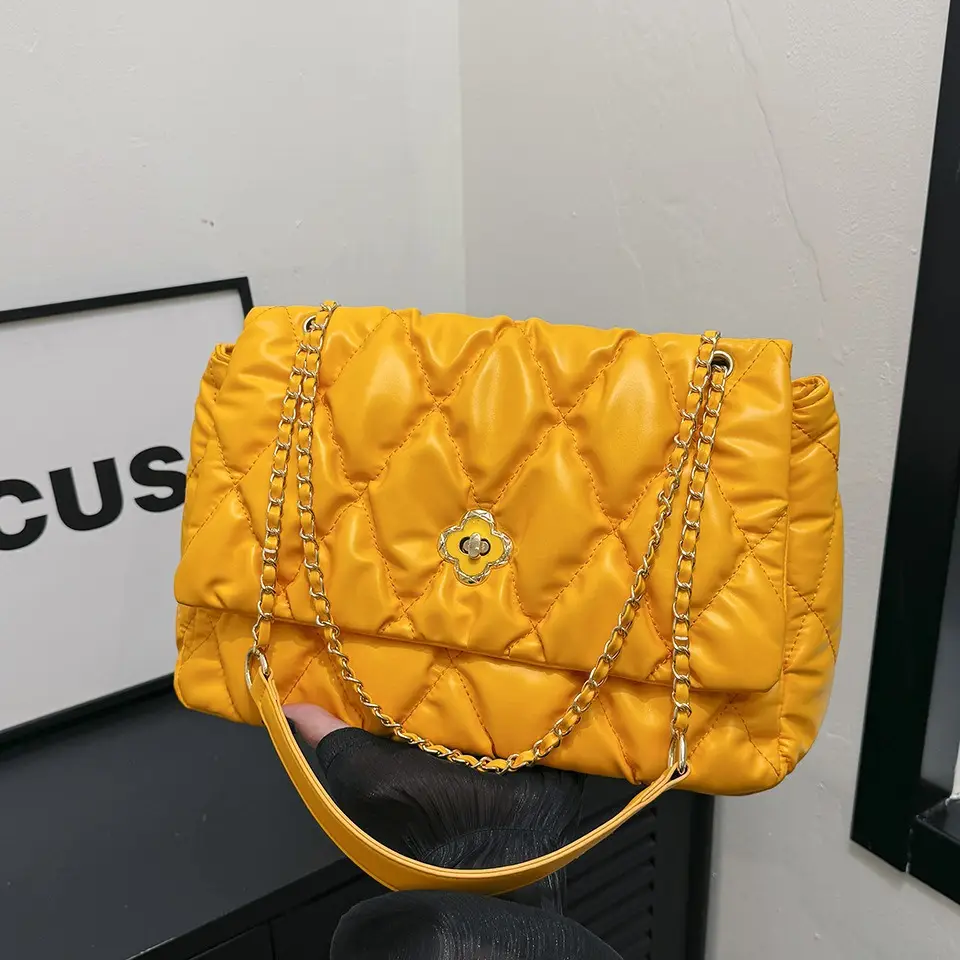 White Quilted Chain Shoulder Bag for Women 2025 — feature 20