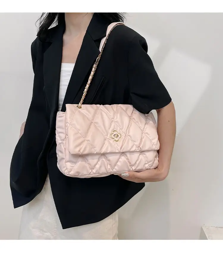 White Quilted Chain Shoulder Bag for Women 2025 — feature 21