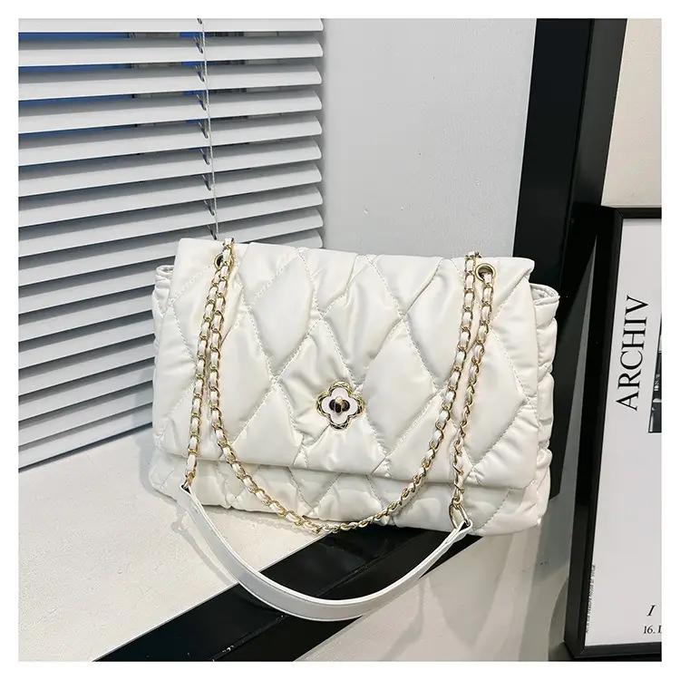 White Quilted Chain Shoulder Bag for Women 2025 — feature 27