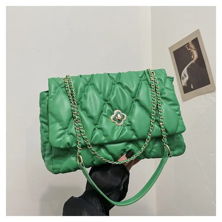 White Quilted Chain Shoulder Bag for Women 2025 — feature 33