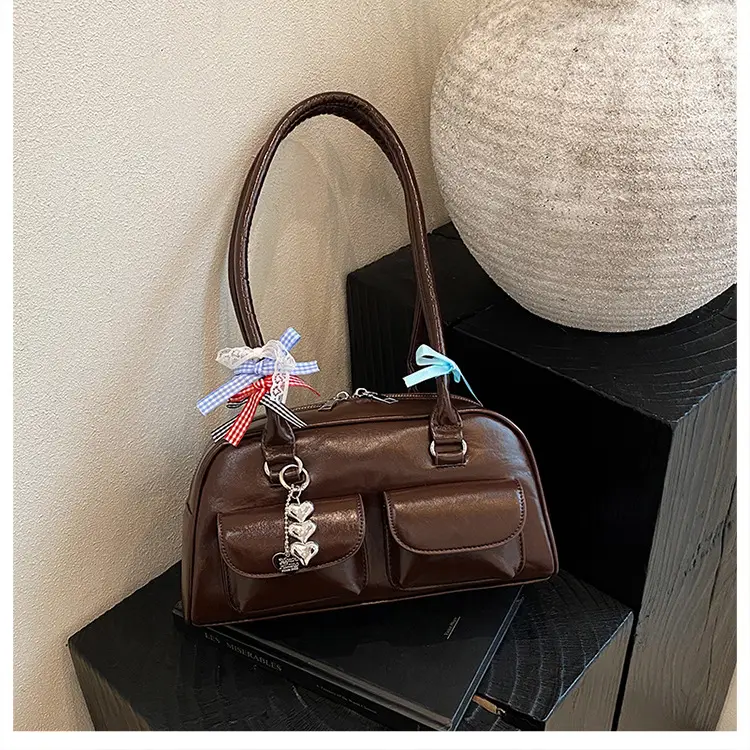 Light Colored Zipper Shoulder Bag for Women Autumn Winter Commute - Image 4
