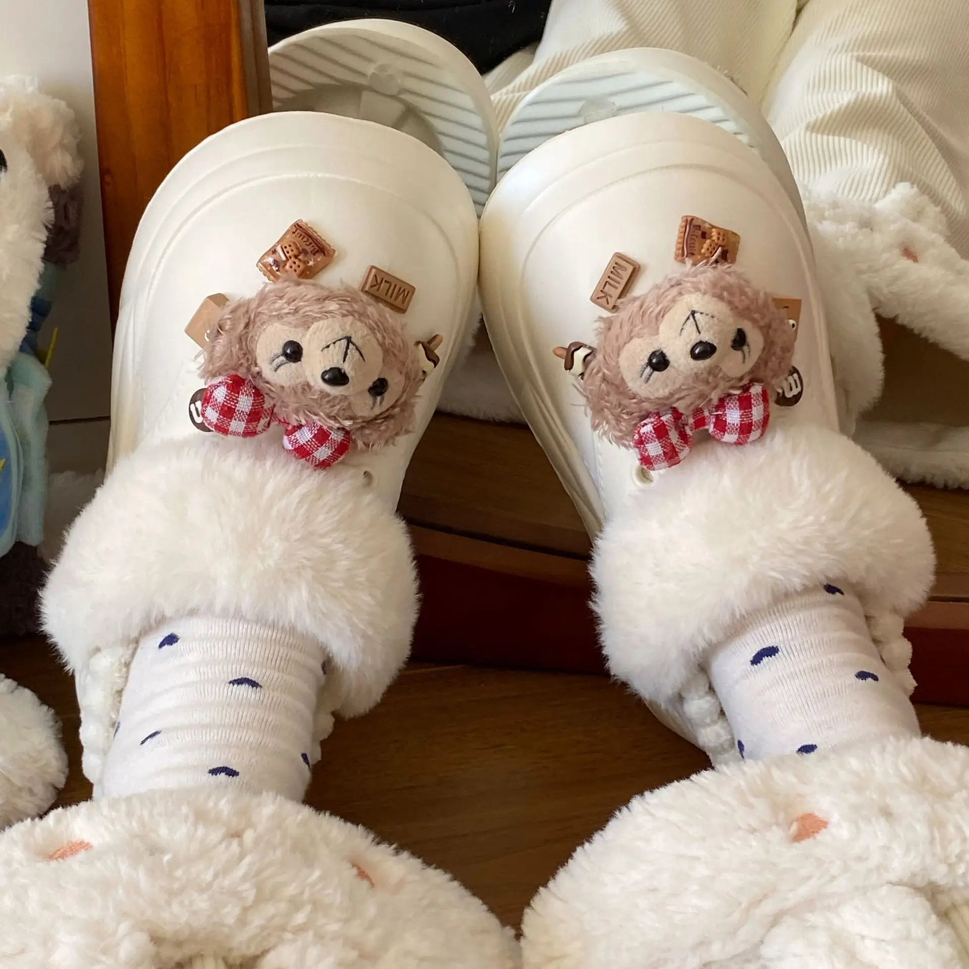 Cute Bear Decorated Women's Soft Winter Slippers - Image 7