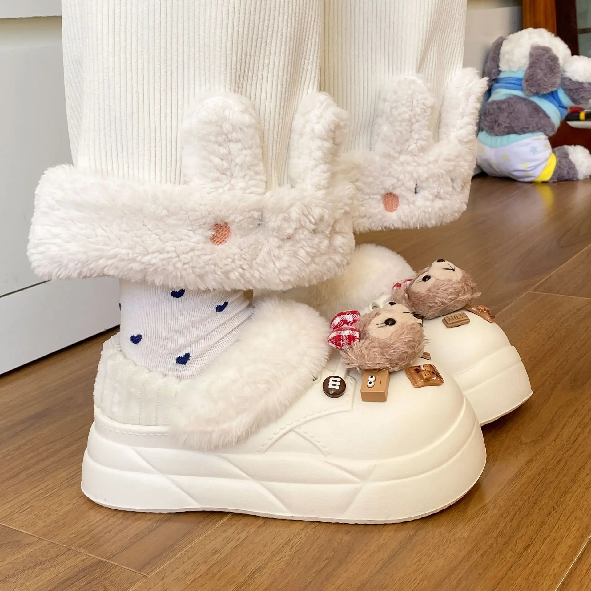 Cute Bear Decorated Women's Soft Winter Slippers - Image 9