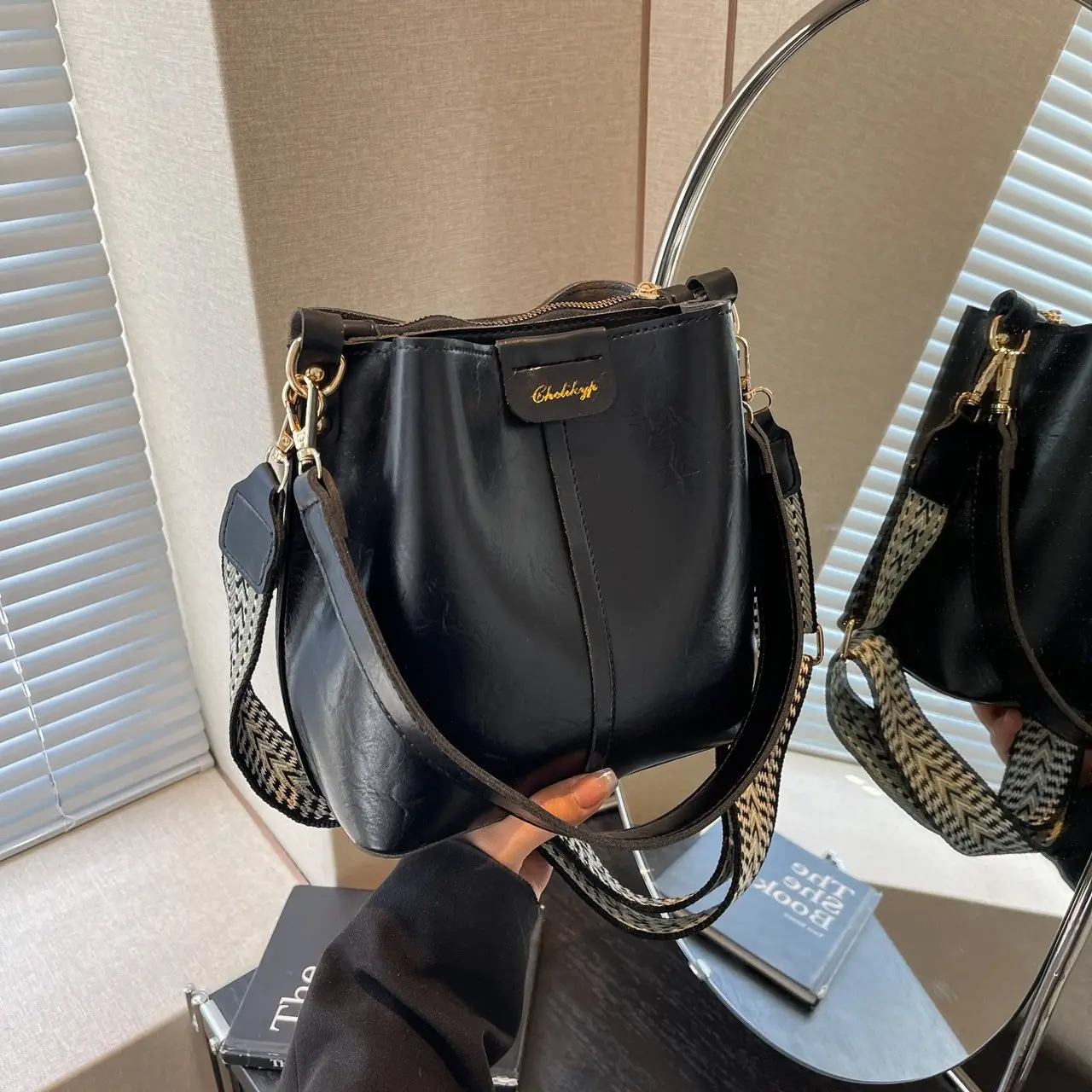 Women's Crossbody Bag Brown Leather 2025